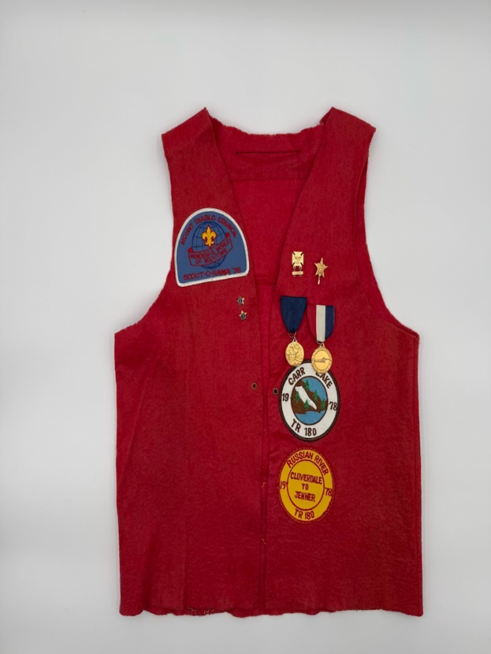 Vintage 1970s Boy Scouts Red Felt Vest Merit Badges Pins Troop 180 Mt Diablo